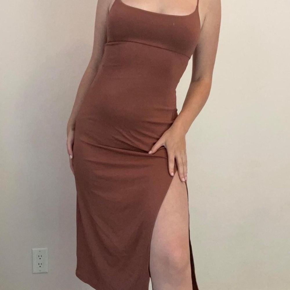 Wilfred by Aritzia Dreamweaver Midi Jersey Dress in Mocha Brown, size Medium - Picture 3 of 16